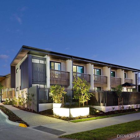 The Glen Hotel And Suites Rochedale Exterior photo