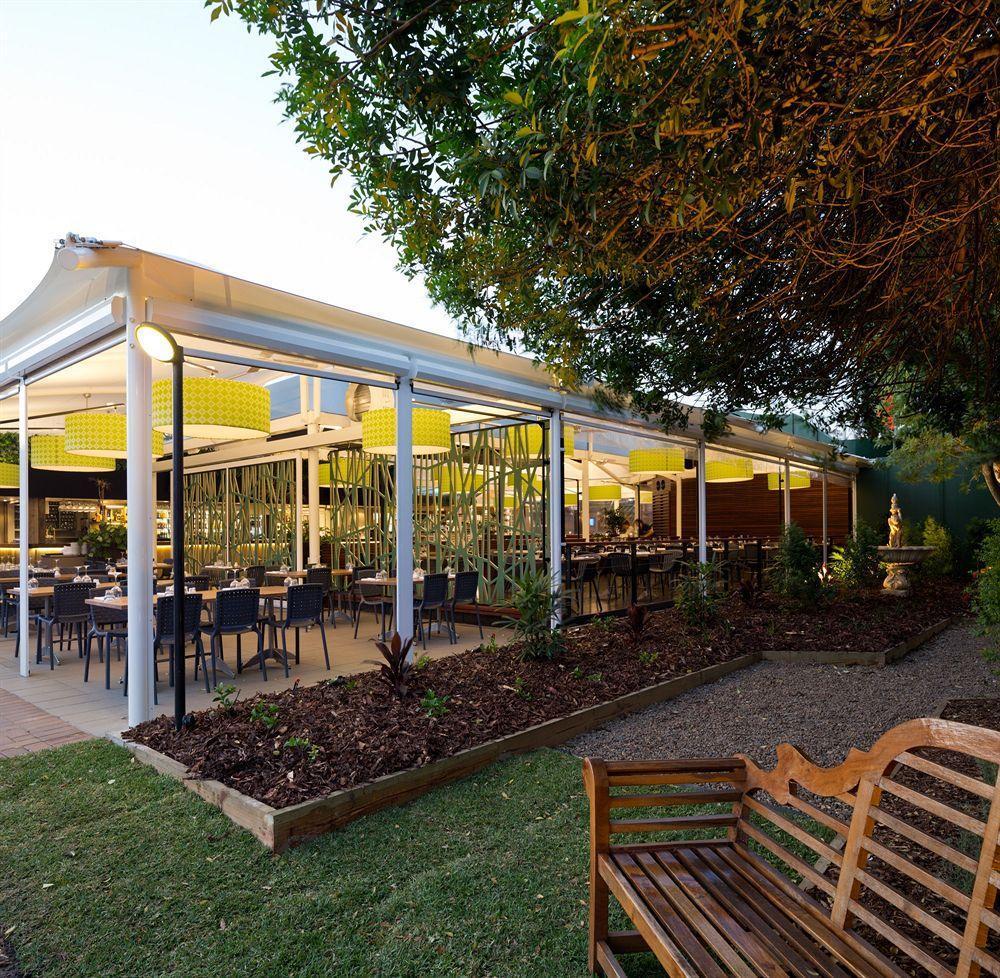 The Glen Hotel And Suites Rochedale Exterior photo