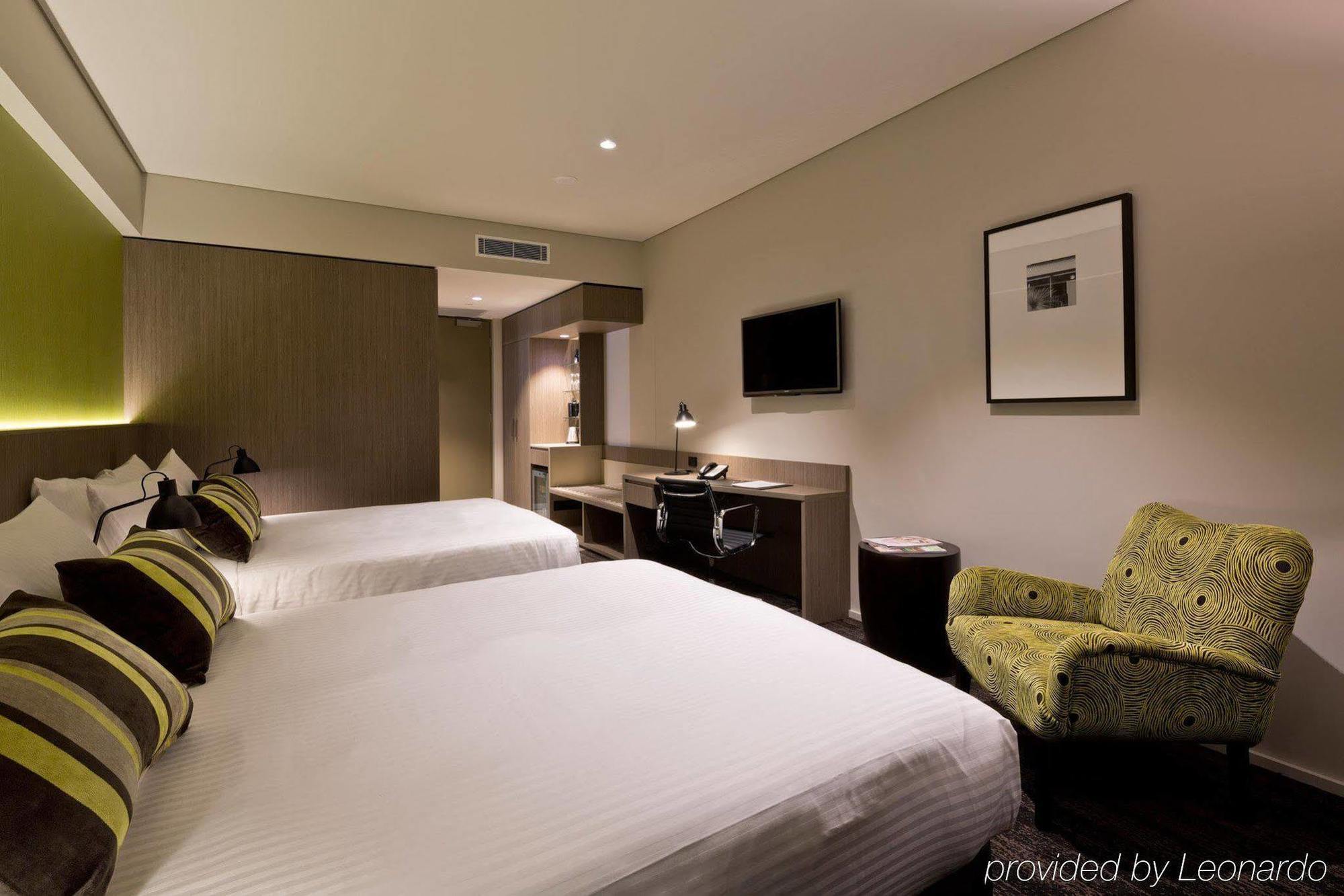 The Glen Hotel And Suites Rochedale Exterior photo