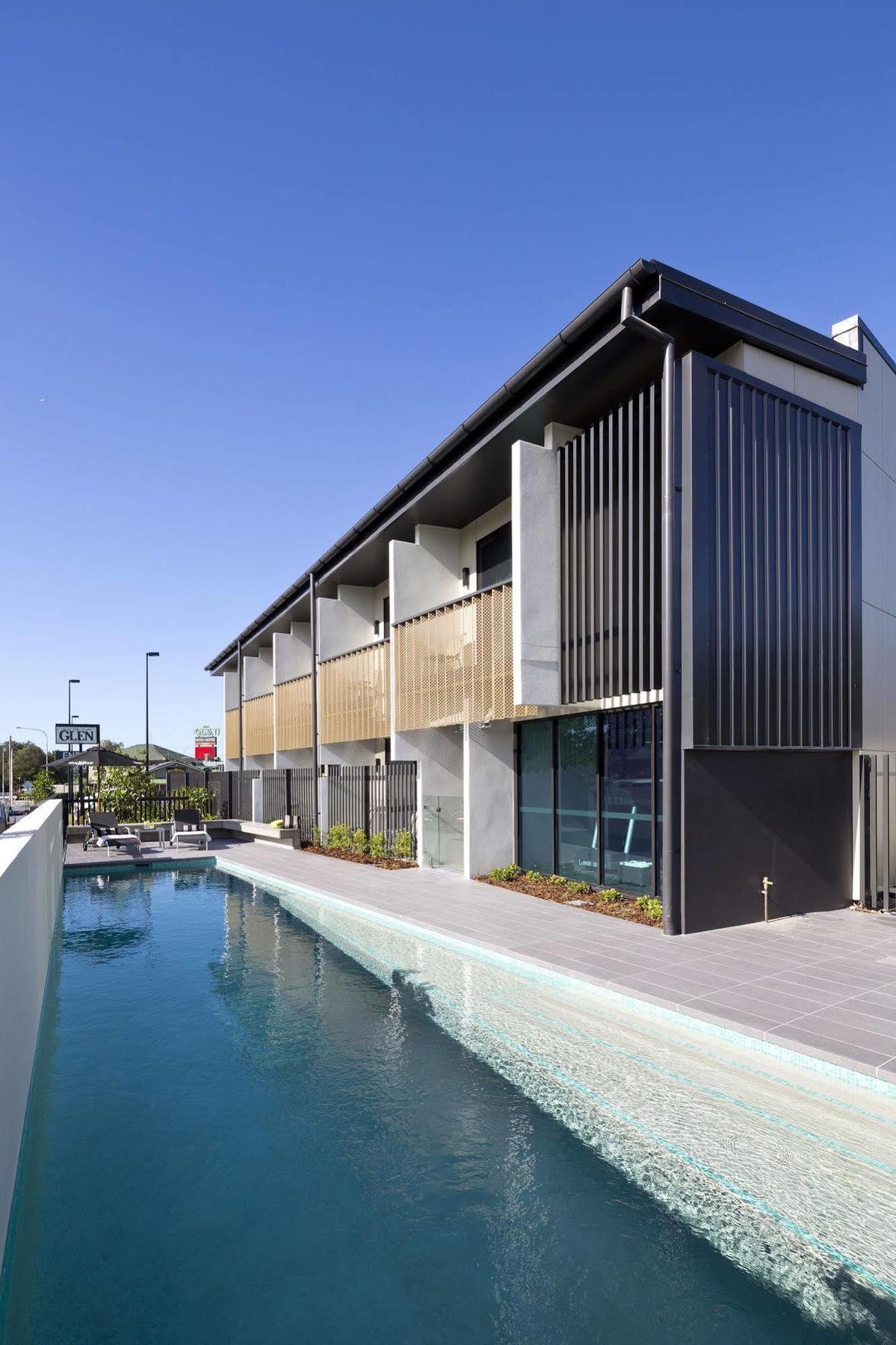 The Glen Hotel And Suites Rochedale Exterior photo